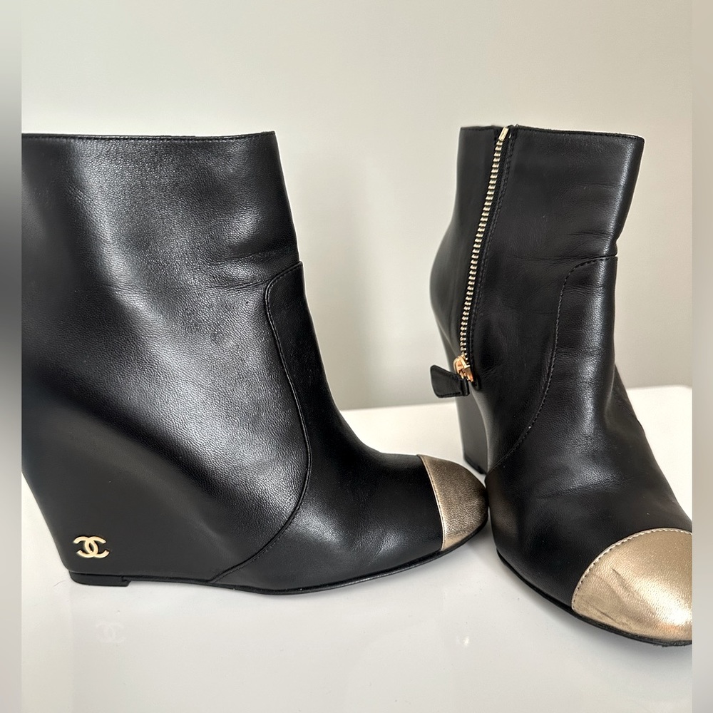 Authentic black Chanel cc wedges ankle booties boots. Sz 36
